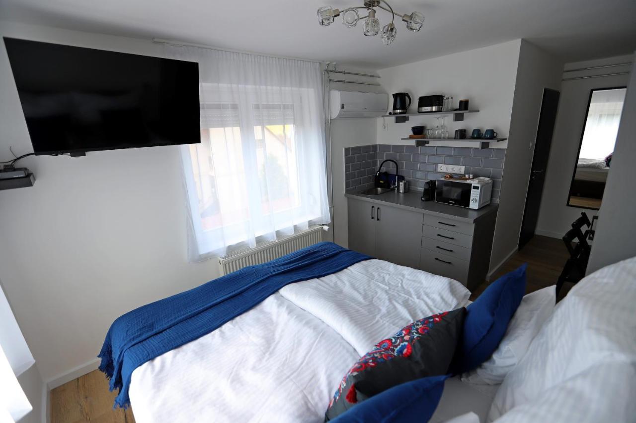 Natali Apartmanhaz Еґер Екстер'єр фото