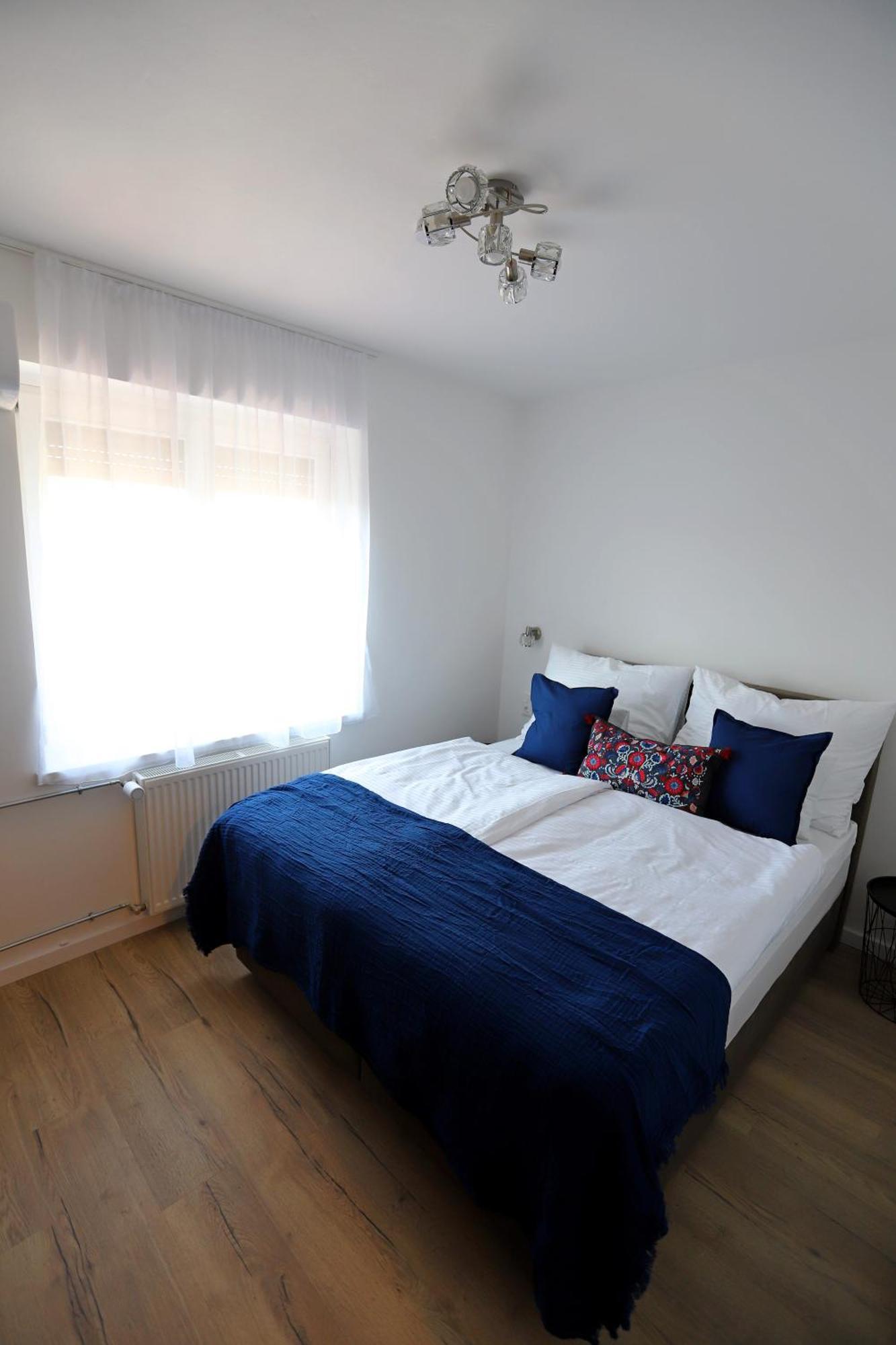 Natali Apartmanhaz Еґер Екстер'єр фото