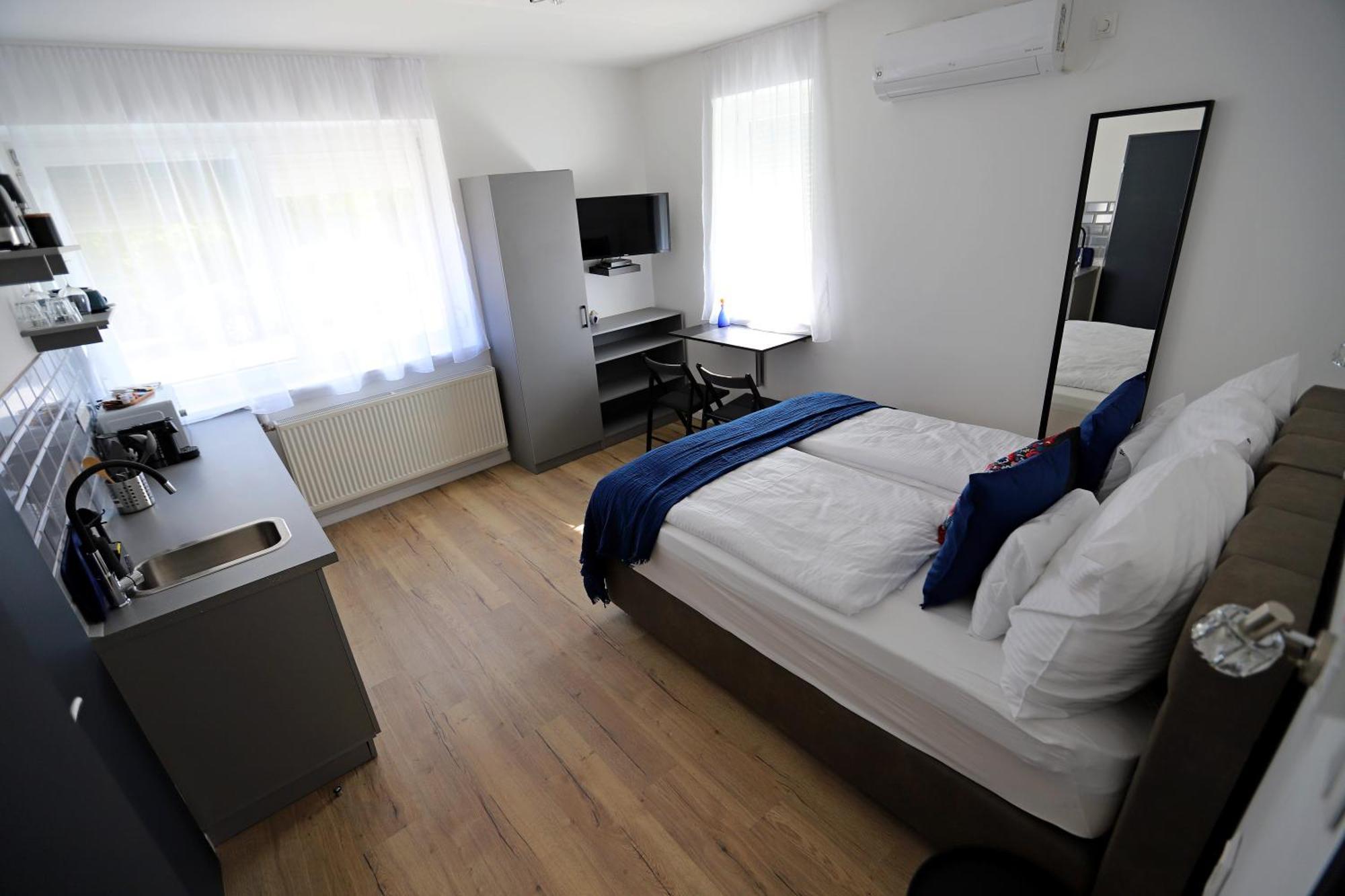 Natali Apartmanhaz Еґер Екстер'єр фото