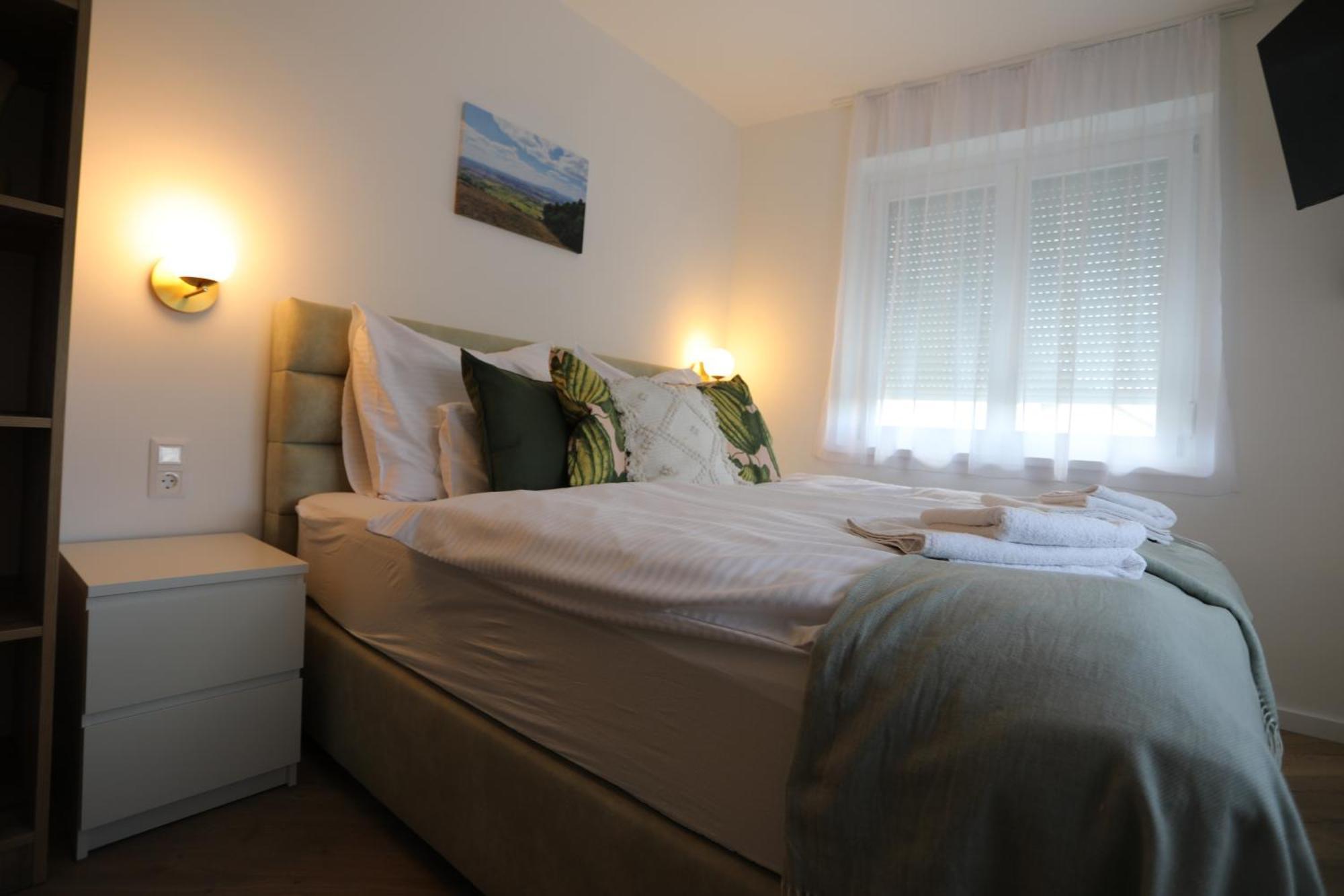 Natali Apartmanhaz Еґер Екстер'єр фото